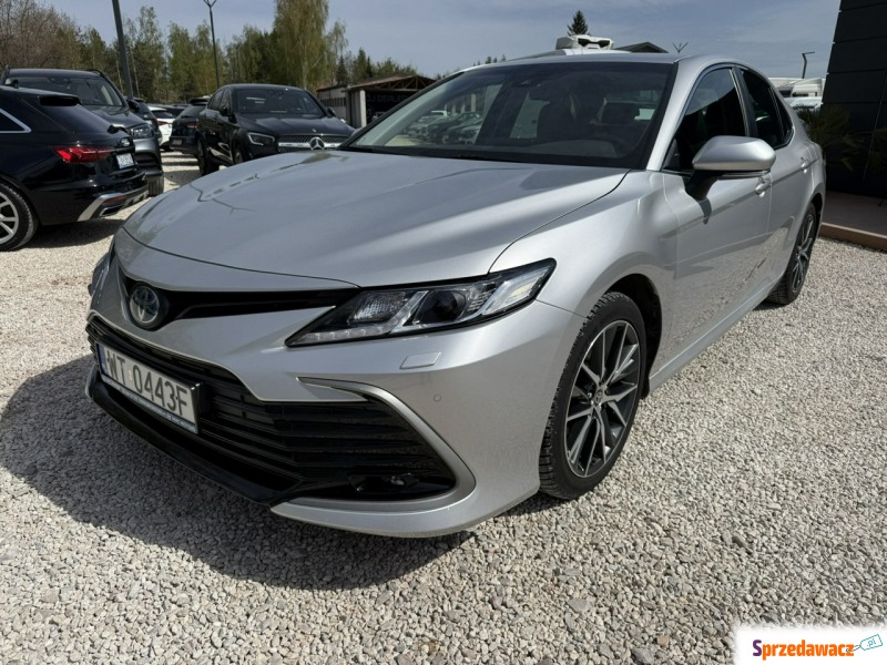 Toyota Camry  Sedan/Limuzyna 2021,  2.5 hybryda, automat - Na sprzedaż za 89 800 zł - Pęcice