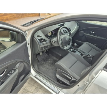Renault Megane  Kombi 2012,  1.6 benzyna - Na sprzedaż za 21 900 zł - Radom - zdjęcie 8