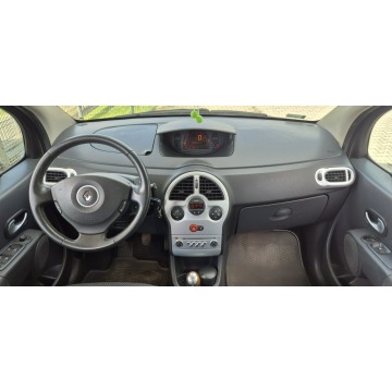 Renault   Hatchback 2011,  1.2 benzyna+LPG - Na sprzedaż za 17 800 zł - Paproć - zdjęcie 10