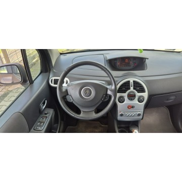 Renault   Hatchback 2011,  1.2 benzyna+LPG - Na sprzedaż za 17 800 zł - Paproć - zdjęcie 11