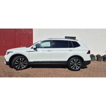 Volkswagen Tiguan Allspace  SUV 2024,  2.0 benzyna, automat - Na sprzedaż za 99 800 zł - Paproć - zdjęcie 7