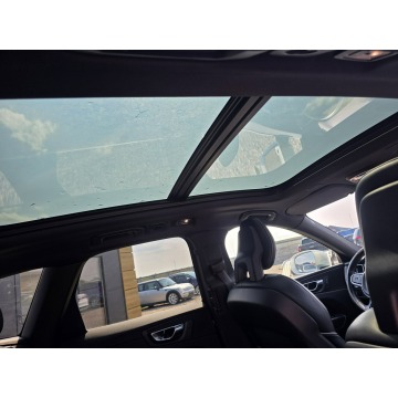 Volvo   SUV 2017,  2.0 diesel - Na sprzedaż za 88 900 zł - Gniezno - zdjęcie 3