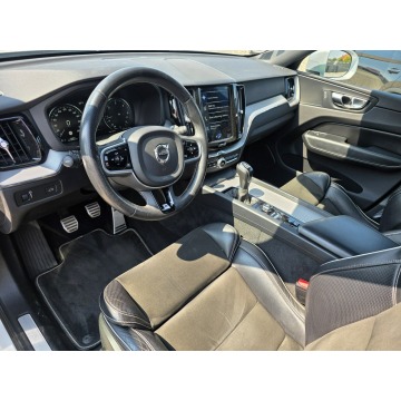 Volvo   SUV 2017,  2.0 diesel - Na sprzedaż za 88 900 zł - Gniezno - zdjęcie 5