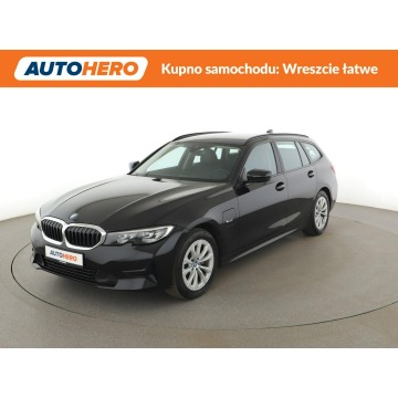 BMW 320 - PHEV automat full LED skóra virtual cocpit navi klima auto grzane fote