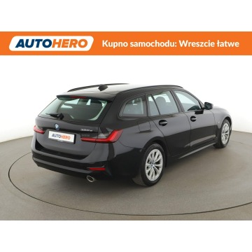 BMW Seria 3  Kombi 2022,  2.0 hybryda, automat - Na sprzedaż za 85 100 zł - Warszawa - zdjęcie 7