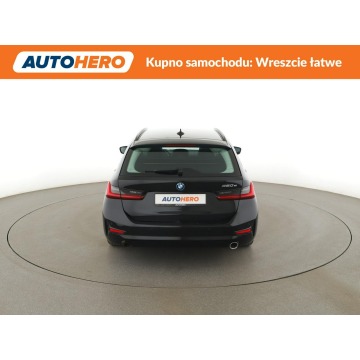 BMW Seria 3  Kombi 2022,  2.0 hybryda, automat - Na sprzedaż za 85 100 zł - Warszawa - zdjęcie 6