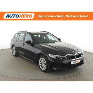 BMW Seria 3  Kombi 2022,  2.0 hybryda, automat - Na sprzedaż za 85 100 zł - Warszawa - zdjęcie 10