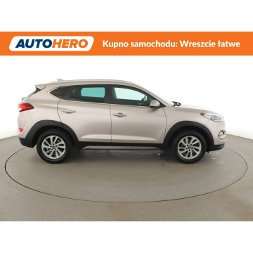 Hyundai Tucson  SUV 2016,  1.6 benzyna - Na sprzedaż za 53 500 zł - Warszawa - zdjęcie 9