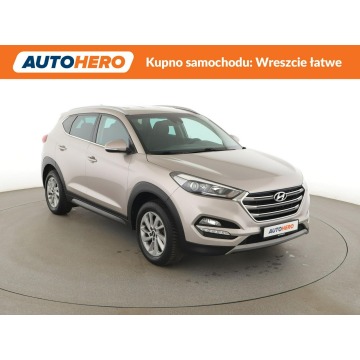 Hyundai Tucson  SUV 2016,  1.6 benzyna - Na sprzedaż za 53 500 zł - Warszawa - zdjęcie 10