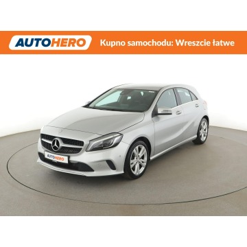 Mercedes A 180 - automat półskóra full LED navi tempomat grzane fotele