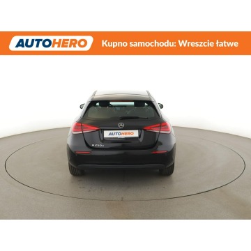 Mercedes - Benz A-klasa  Hatchback 2021,  1.3 hybryda, automat - Na sprzedaż za 83 900 zł - Warszawa - zdjęcie 6