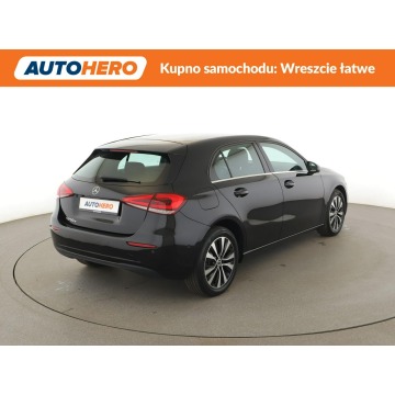 Mercedes - Benz A-klasa  Hatchback 2021,  1.3 hybryda, automat - Na sprzedaż za 83 900 zł - Warszawa - zdjęcie 7
