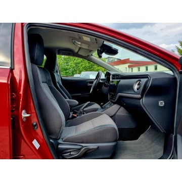 Toyota Auris  Kombi 2018,  1.8 hybryda, automat - Na sprzedaż za 51 900 zł - Szczecin - zdjęcie 11