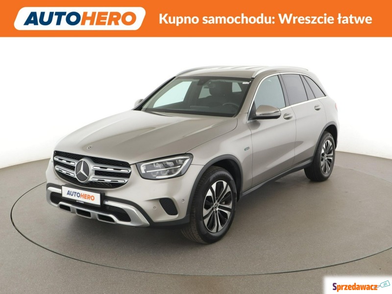 Mercedes - Benz GLC-klasa  SUV 2021,  2.0 hybryda, automat - Na sprzedaż za 126 500 zł - Warszawa