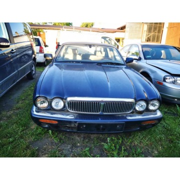 Jaguar XJ  Sedan/Limuzyna 2000,  4.0 benzyna, automat - Na sprzedaż za 5 900,00 zł - Warszawa - zdjęcie 2