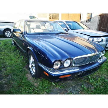 Jaguar XJ  Sedan/Limuzyna 2000,  4.0 benzyna, automat - Na sprzedaż za 5 900,00 zł - Warszawa - zdjęcie 1