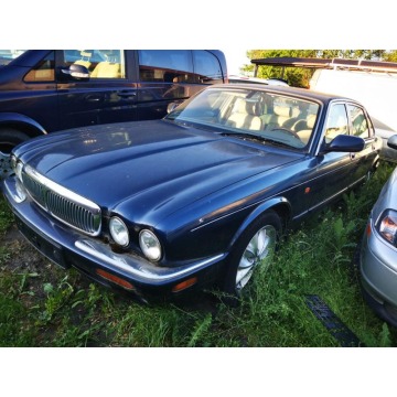 Jaguar XJ  Sedan/Limuzyna 2000,  4.0 benzyna, automat - Na sprzedaż za 5 900,00 zł - Warszawa - zdjęcie 3