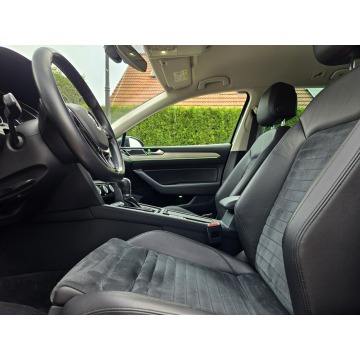 Volkswagen Passat  Kombi 2015,  2.0 diesel, automat - Na sprzedaż za 47 900 zł - Tychy - zdjęcie 8