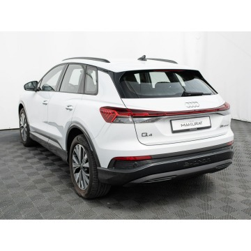 Audi Q4  SUV 2023 elektryczny, automat - Na sprzedaż za 129 850 zł - Gdańsk - zdjęcie 4