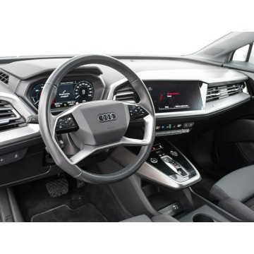 Audi Q4  SUV 2023 elektryczny, automat - Na sprzedaż za 129 850 zł - Gdańsk - zdjęcie 6