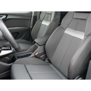 Audi Q4  SUV 2023 elektryczny, automat - Na sprzedaż za 129 850 zł - Gdańsk - zdjęcie 11