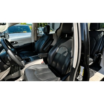 Chrysler Pacifica  Minivan/Van 2021,  3.6 benzyna+LPG, automat - Na sprzedaż za 110 000 zł - Gdynia - zdjęcie 11