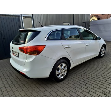 Kia Ceed  Kombi 2013,  1.6 benzyna, automat - Na sprzedaż za 33 900 zł - Strzała - zdjęcie 7