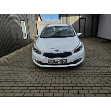 Kia Ceed  Kombi 2013,  1.6 benzyna, automat - Na sprzedaż za 33 900 zł - Strzała - zdjęcie 10
