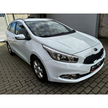 Kia Ceed  Kombi 2013,  1.6 benzyna, automat - Na sprzedaż za 33 900 zł - Strzała - zdjęcie 9