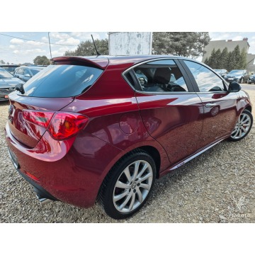 Alfa Romeo Giulietta  Liftback 2012,  1.7 benzyna - Na sprzedaż za 41 899 zł - Tychy - zdjęcie 4