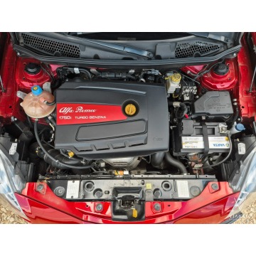 Alfa Romeo Giulietta  Liftback 2012,  1.7 benzyna - Na sprzedaż za 41 899 zł - Tychy - zdjęcie 10
