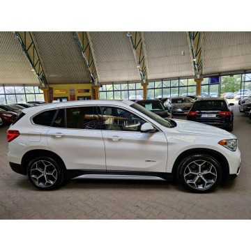 BMW X1  SUV 2016,  2.0 benzyna, automat - Na sprzedaż za 69 900 zł - Mysłowice - zdjęcie 10