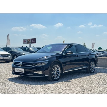 Volkswagen Passat  Sedan/Limuzyna 2019,  2.0 benzyna, automat - Na sprzedaż za 84 900 zł - Michałowice-Wieś - zdjęcie 8