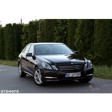 Mercedes - Benz E-klasa  Sedan/Limuzyna 2010,  1.8 benzyna - Na sprzedaż za 37 900 zł - Ostrów Mazowiecka - zdjęcie 9
