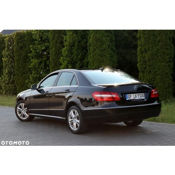 Mercedes - Benz E-klasa  Sedan/Limuzyna 2010,  1.8 benzyna - Na sprzedaż za 37 900 zł - Ostrów Mazowiecka - zdjęcie 6