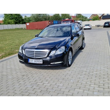 Mercedes - Benz E-klasa  Kombi 2012,  2.2 diesel, automat - Na sprzedaż za 47 500 zł - Strobice - zdjęcie 2