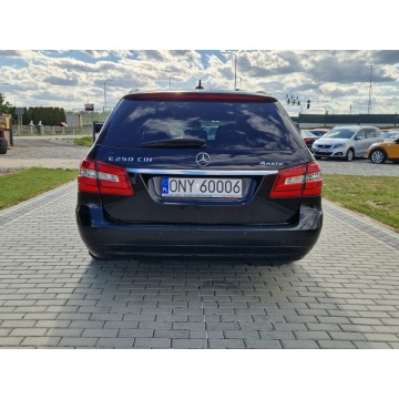 Mercedes - Benz E-klasa  Kombi 2012,  2.2 diesel, automat - Na sprzedaż za 47 500 zł - Strobice - zdjęcie 8