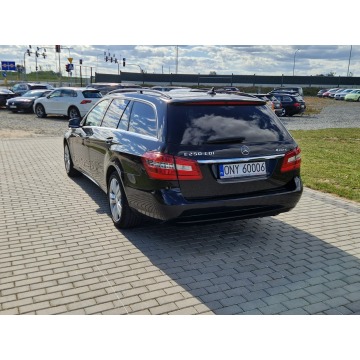 Mercedes - Benz E-klasa  Kombi 2012,  2.2 diesel, automat - Na sprzedaż za 47 500 zł - Strobice - zdjęcie 4