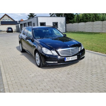 Mercedes - Benz E-klasa  Kombi 2012,  2.2 diesel, automat - Na sprzedaż za 47 500 zł - Strobice - zdjęcie 9