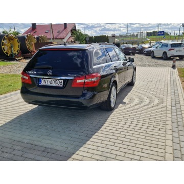 Mercedes - Benz E-klasa  Kombi 2012,  2.2 diesel, automat - Na sprzedaż za 47 500 zł - Strobice - zdjęcie 11