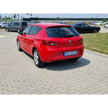 Seat Leon  Hatchback 2015,  1.2 benzyna - Na sprzedaż za 25 900 zł - Strobice - zdjęcie 4