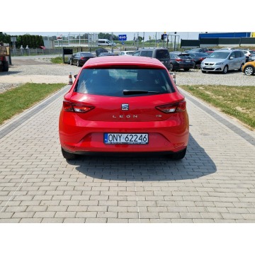 Seat Leon  Hatchback 2015,  1.2 benzyna - Na sprzedaż za 25 900 zł - Strobice - zdjęcie 7