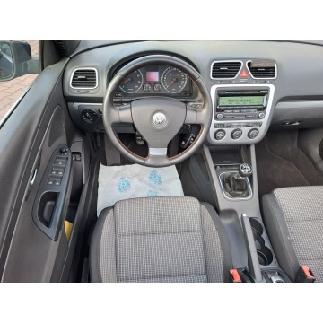 Volkswagen Eos  Kabriolet 2009,  1.4 benzyna - Na sprzedaż za 18 900 zł - Lublin - zdjęcie 2