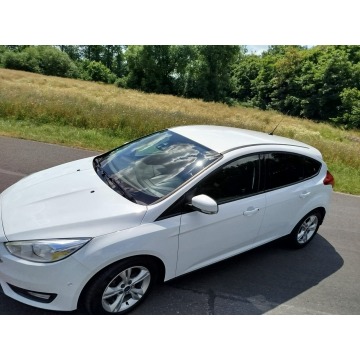 Ford Focus  Hatchback 2015,  1.0 benzyna - Na sprzedaż za 21 800 zł - Jarocin - zdjęcie 9