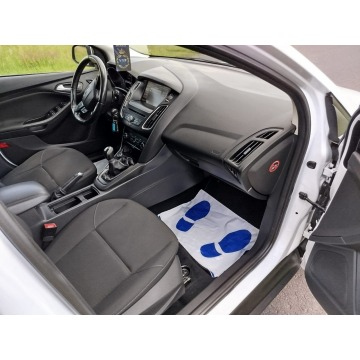 Ford Focus  Hatchback 2015,  1.0 benzyna - Na sprzedaż za 21 800 zł - Jarocin - zdjęcie 12