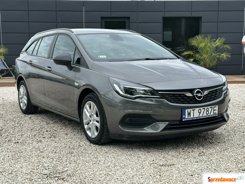 Opel Astra  Kombi 2021,  1.2 benzyna - Na sprzedaż za 36 800 zł - Pęcice