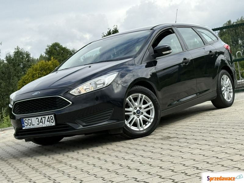 Ford Focus  Kombi 2015,  1.0 benzyna - Na sprzedaż za 17 900 zł - Knurów