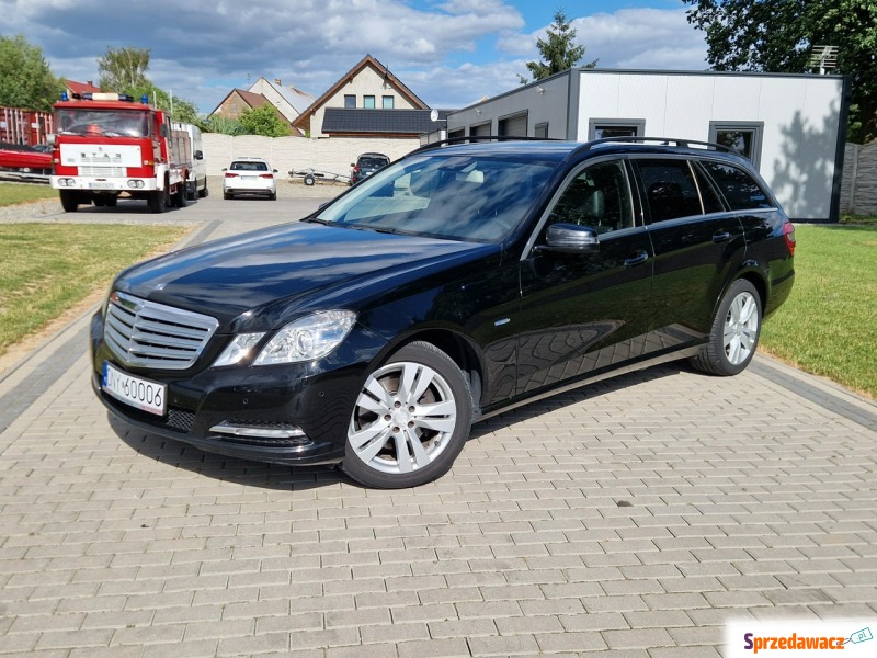 Mercedes - Benz E-klasa  Kombi 2012,  2.2 diesel, automat - Na sprzedaż za 47 500 zł - Strobice