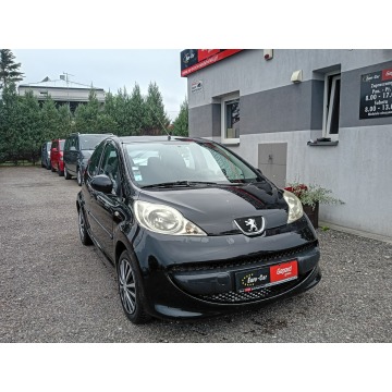 Peugeot 107 1.0dm³ 68KM