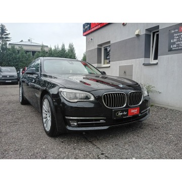 BMW 740 F01  3.0dm³ 313KM
